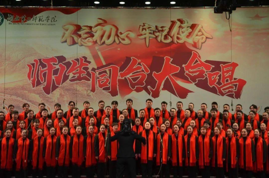 连队比武得了第二名，团长把连长骂得狗血喷头，却在小灶饱餐一顿