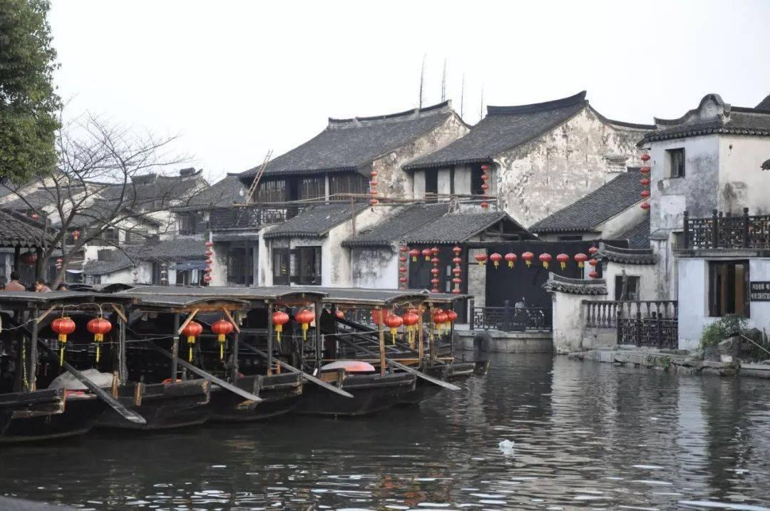 努力向上的铁球